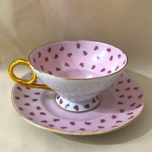 Teacup and saucer with gold D1294
